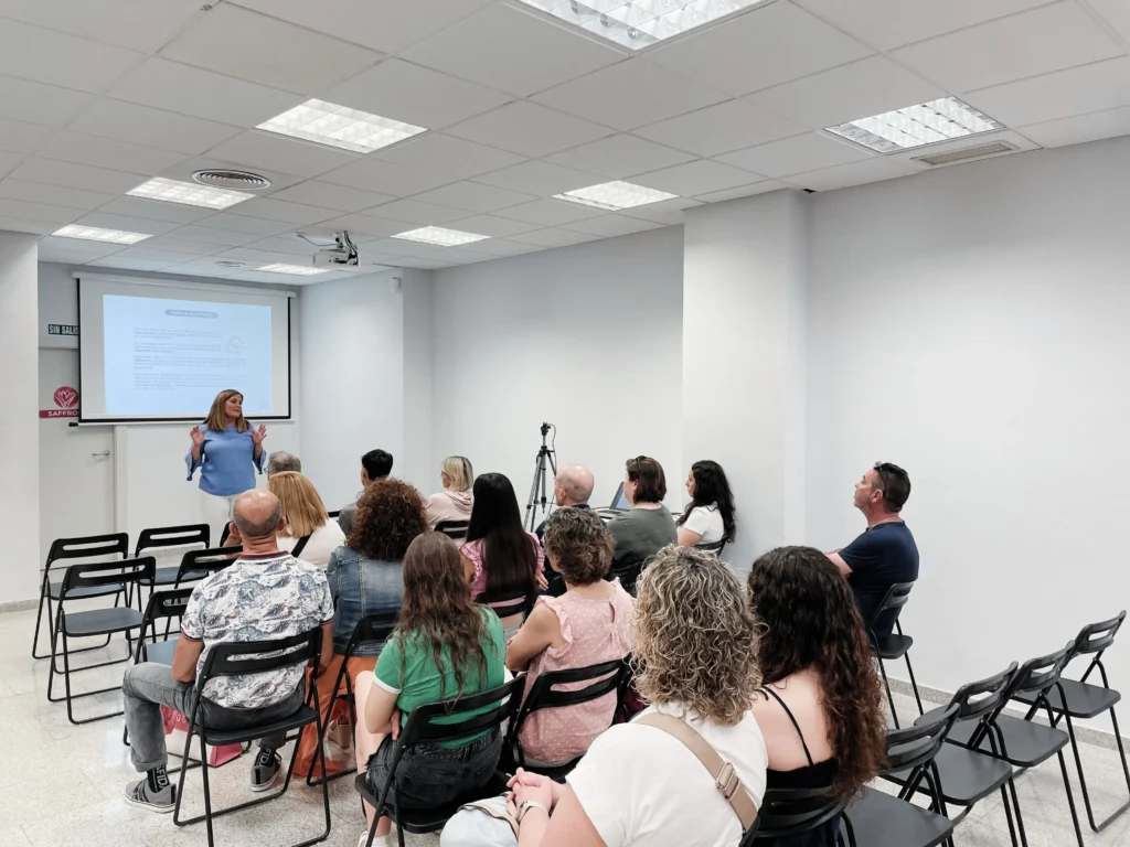 CHARLAS INFORMATIVAS